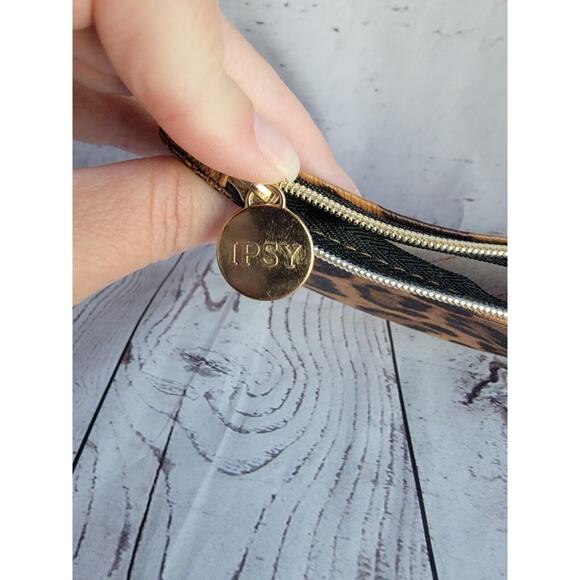 Ipsy Glam Bag November 2022 makeup bag only Leopard Print w/ Orange Strip - Picture 4 of 5